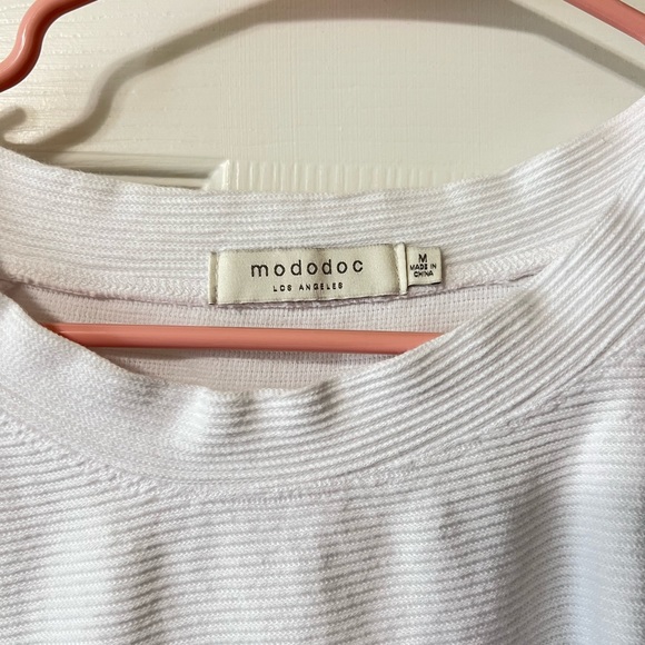 Mododoc White Top- Size Medium - Picture 2 of 3